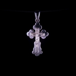 003/0261 White gold cross with diamonds