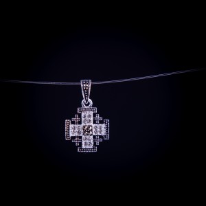 003/0213  Silver jerusalem cross