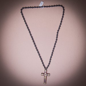 005/0008  Black agat neckless with cross