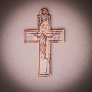 005/0037 Olive wood cross 